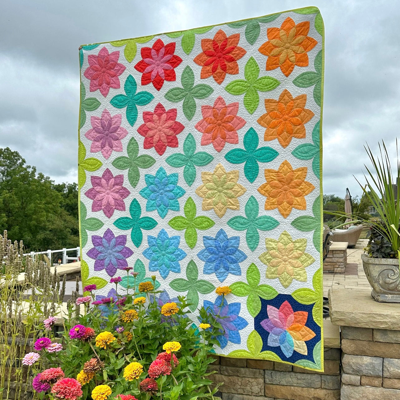Rainbow Quilt Color Method Book by Sarah Thomas (Sariditty)