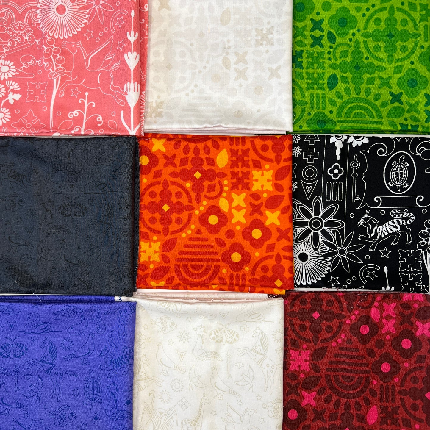 Sun Print 2025 Fat Quarter Bundle – Chromatic Creatures 9 by Alison Glass