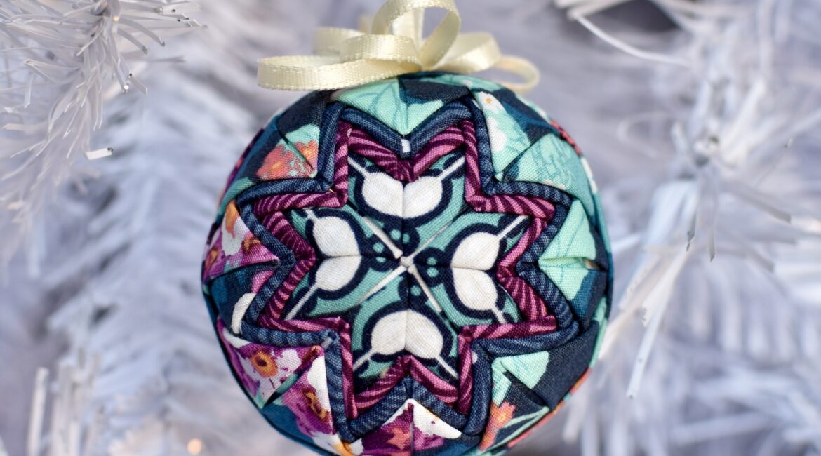 Quilted Ball Ornament: Mediterraneo Edition